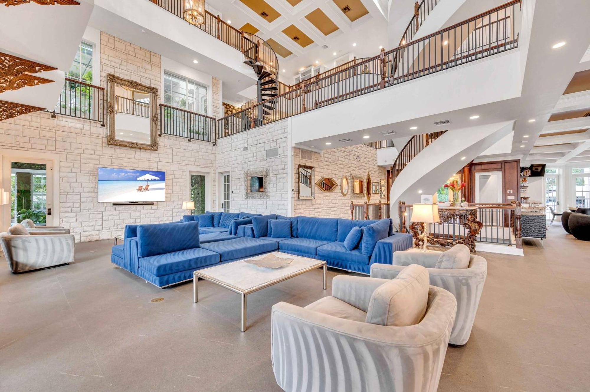 The Modern Castle Canal View Access Rooftop Living Greenhouse Vlllas Fort Lauderdale Bagian luar foto