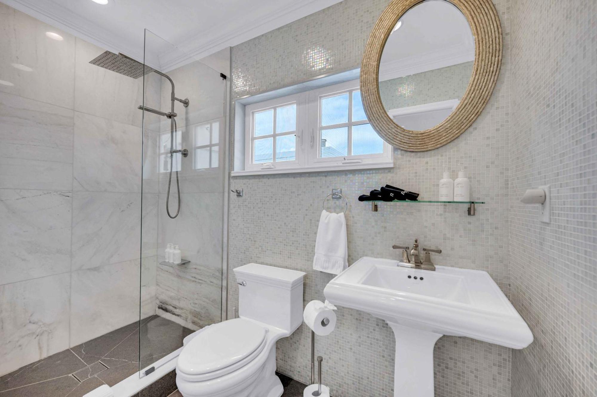 The Modern Castle Canal View Access Rooftop Living Greenhouse Vlllas Fort Lauderdale Bagian luar foto
