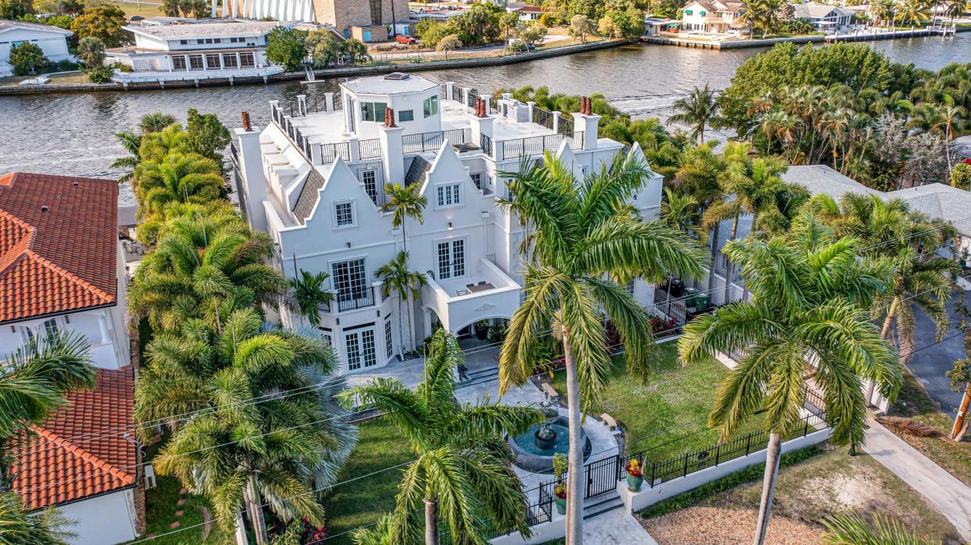 The Modern Castle Canal View Access Rooftop Living Greenhouse Vlllas Fort Lauderdale Bagian luar foto