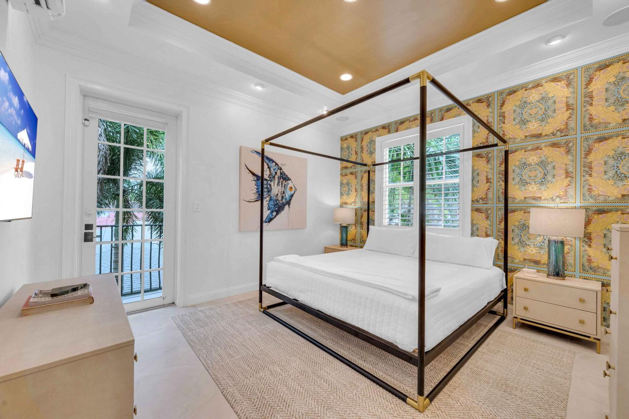 The Modern Castle Canal View Access Rooftop Living Greenhouse Vlllas Fort Lauderdale Bagian luar foto