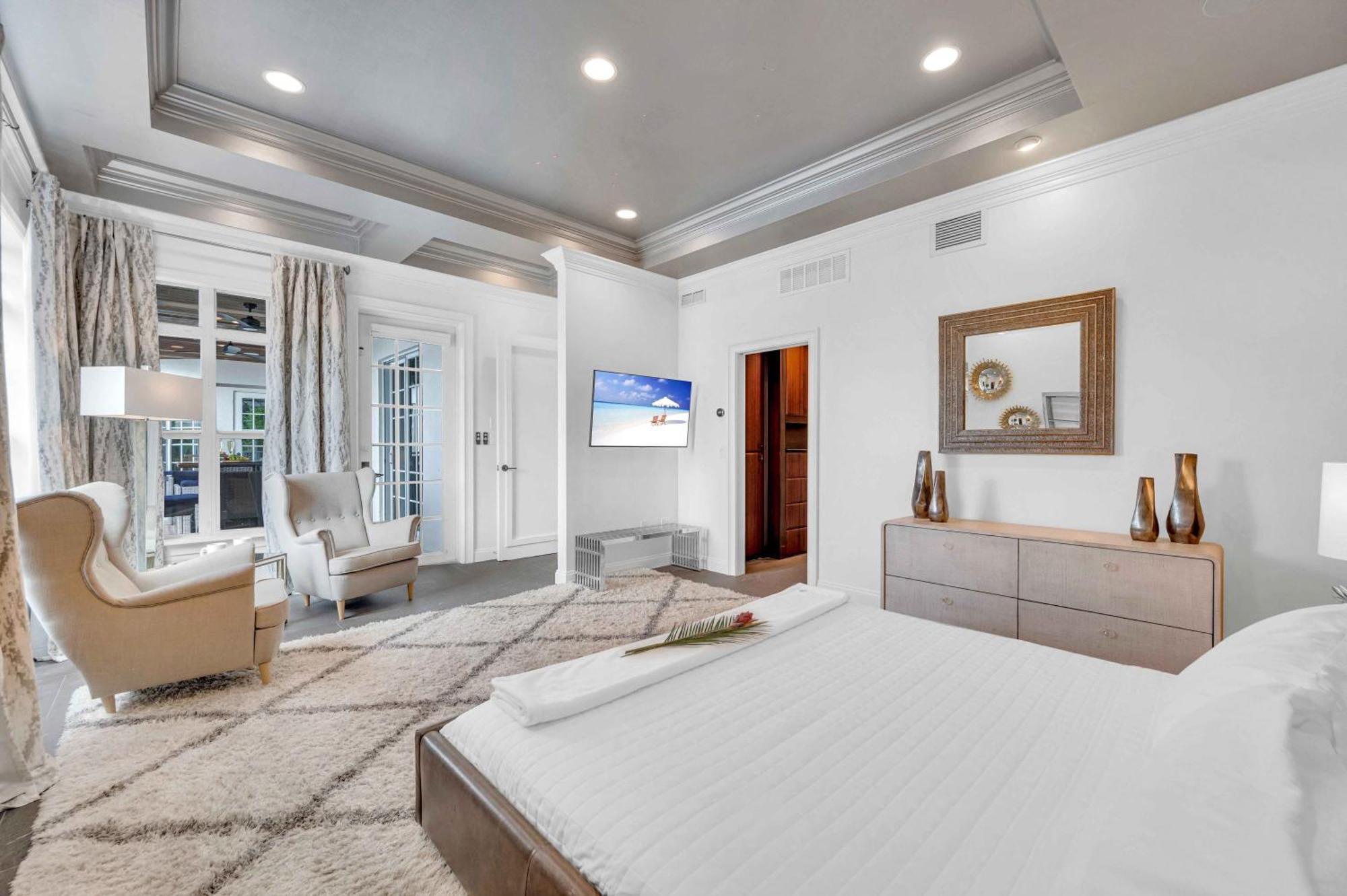 The Modern Castle Canal View Access Rooftop Living Greenhouse Vlllas Fort Lauderdale Bagian luar foto