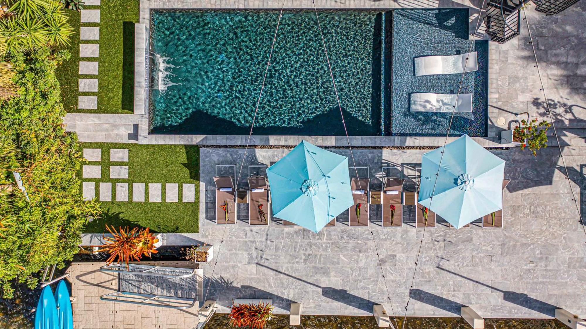 The Modern Castle Canal View Access Rooftop Living Greenhouse Vlllas Fort Lauderdale Bagian luar foto